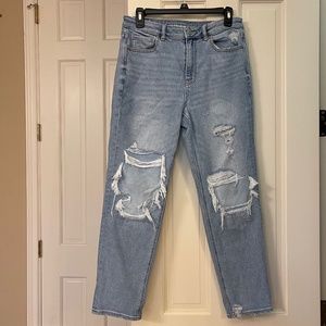 Mom jean with factory distress size 6 R